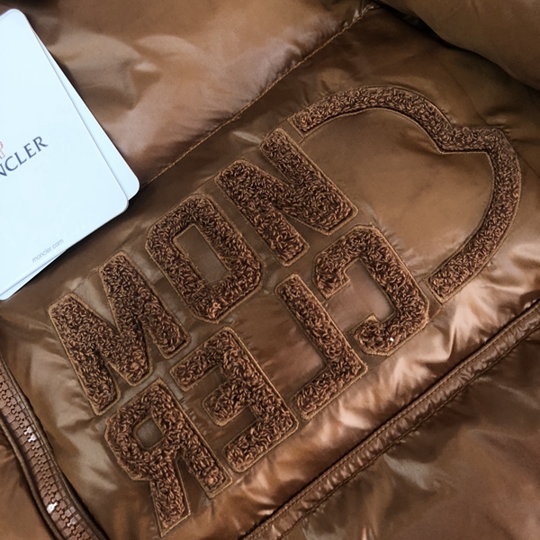 ハイクオリティダウンジャケット側面デザイン